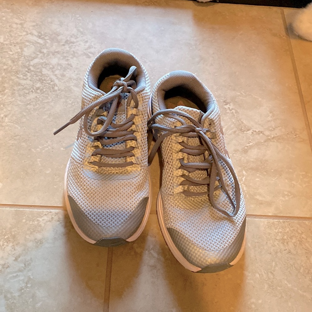 Girls under armor running shoes